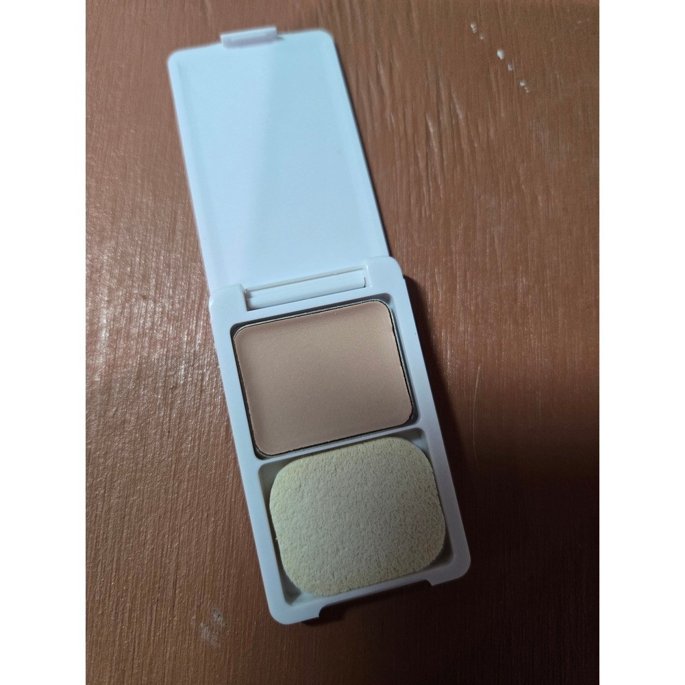 Elizabeth Arden Let There Be Light Radiant Skin Compact SPF 15 Mini .05oz 1.4g